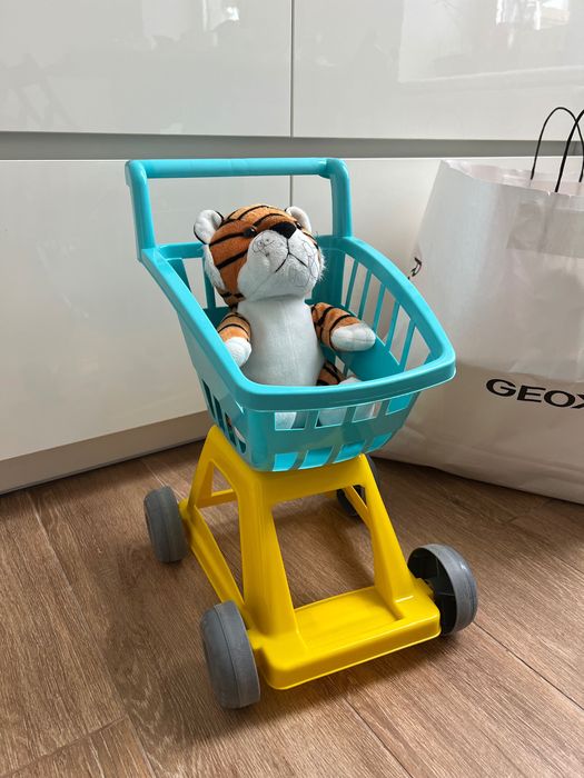 Дитячий візочок іграшковий