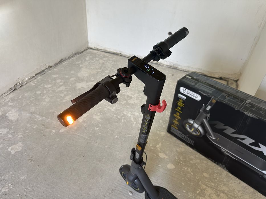 Hulajnoga elektryczna SEGWAY Ninebot KickScooter Max G2 D 70km 450W 10"
