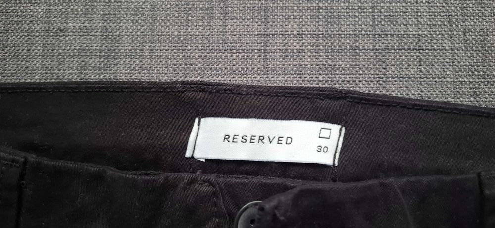Chinosy slim fit RESERVED rozm. 30 czarne
