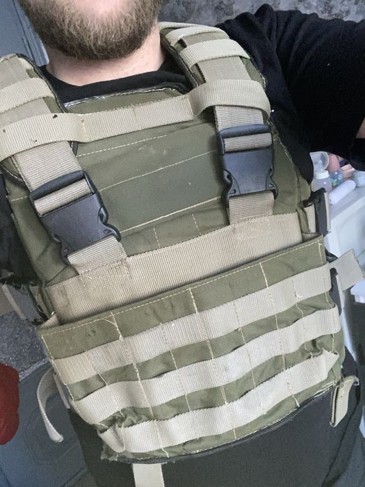 Плитоноска бронік