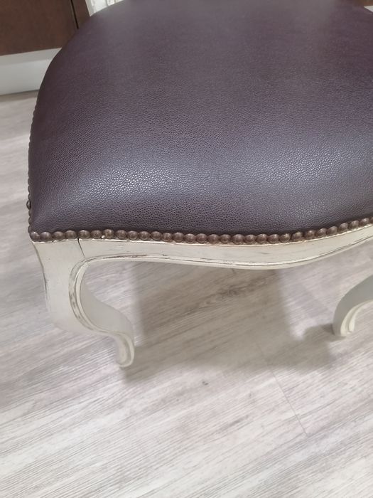 Mesa de cozinha e cadeiras