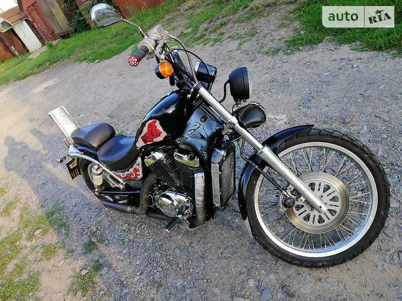 Suzuki intruder 400