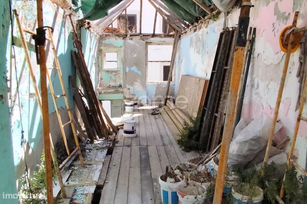 Apartamento T1 para remodelação total