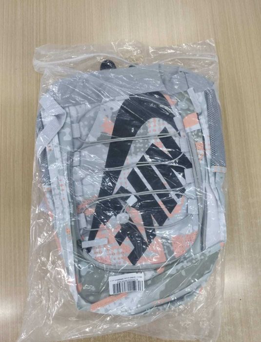 Mochila NIKE Hayward Cinza
