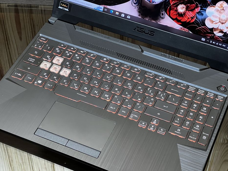 Asus TUF 15, GTX1650ti, 144hz, Core i5 10th