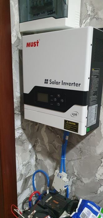 Інвертор must PV18-3024 VPK 3квт 24 вольт