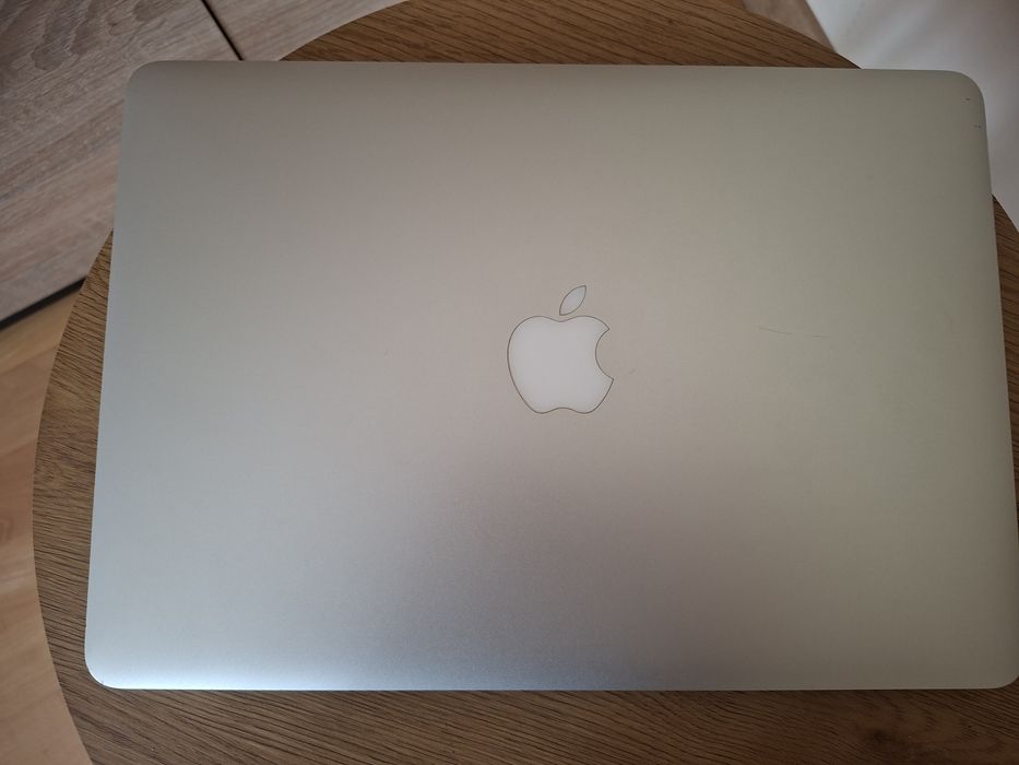 MacBook Air 13" 2017  i5  8 GB RAM 128 GB SSD  Oryginalne pudełko