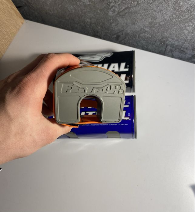 Оригінальна подушка на кермо мотоцикла Renthal