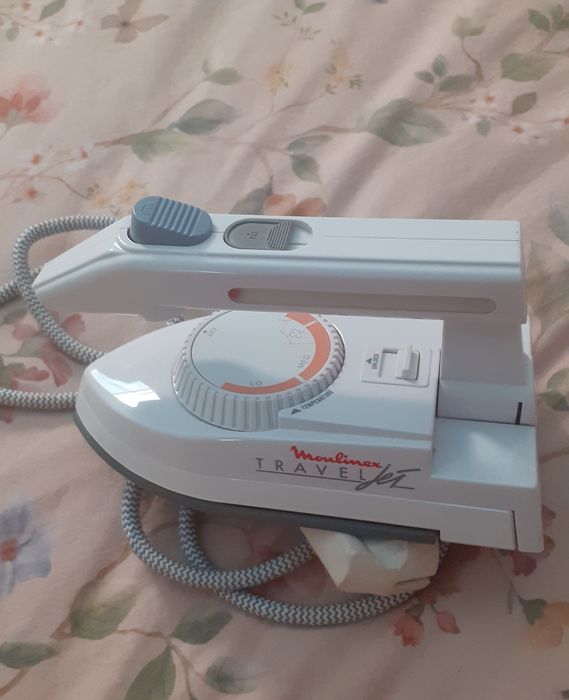 Ferro de engomar para viagem