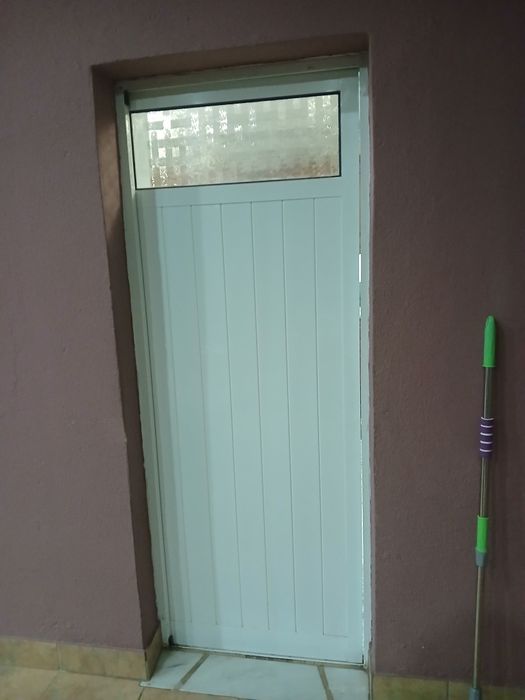 Porta de correr em alumínio