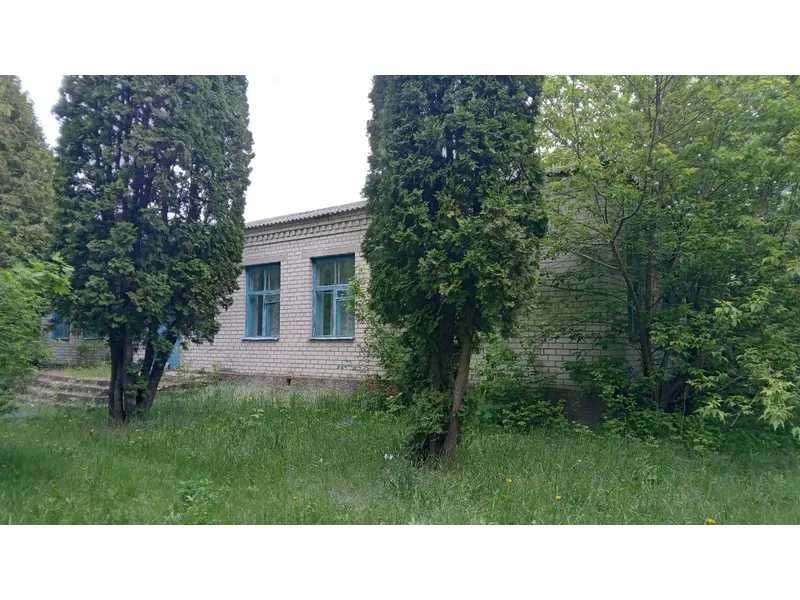 ПРОДАЖ - Нежитлова будівля, площею основи 427,9 кв.м. с. Олбин