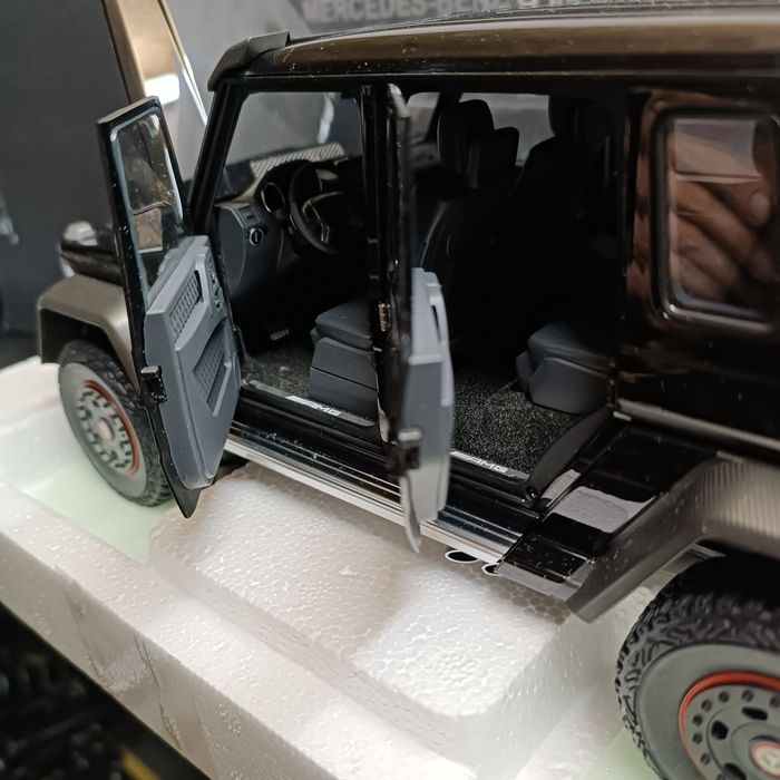 Mercedes G 63 AMG 6x6 AutoArt 1:18