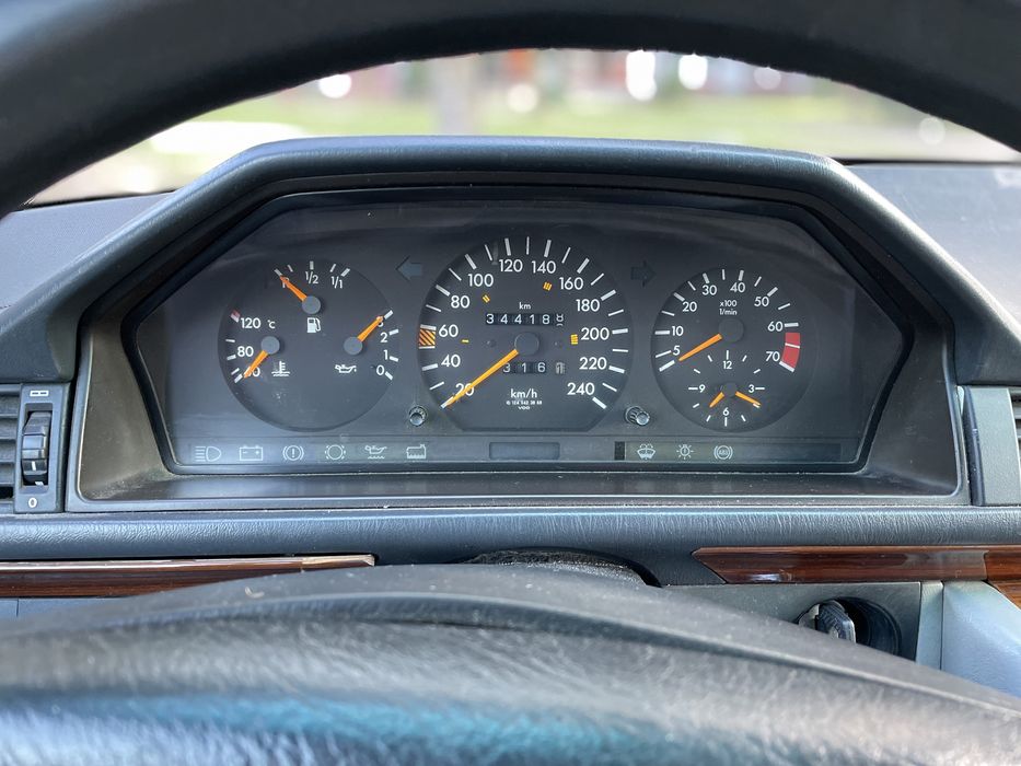 Mercedes benz w124 E200 гбо