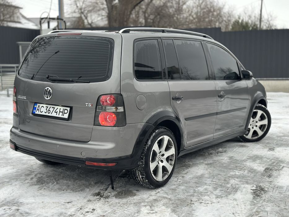 Volkswagen Cross Touran