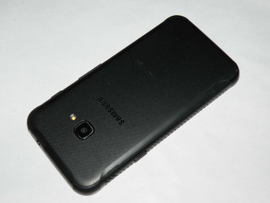 Kultowy telefon Samsung Galaxy Xcover4 ponoć wodoszczelny ?