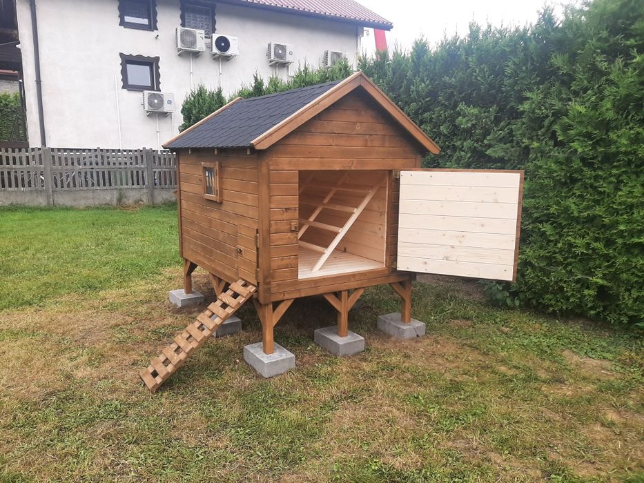 Kurnik dla kur ocieplany.