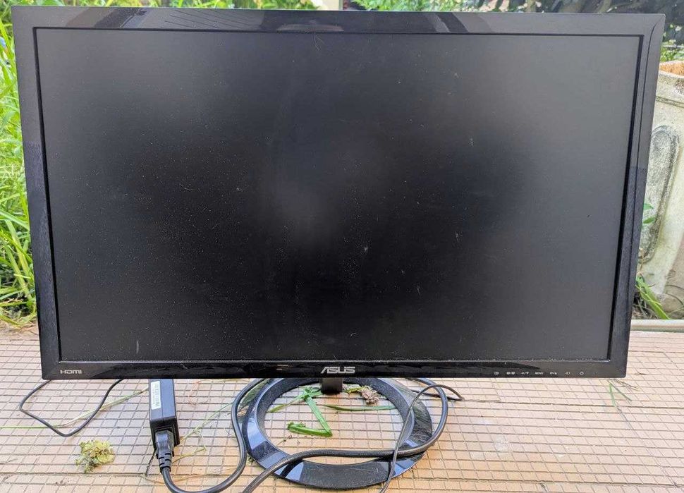 Monitor Asus modelo antigo - funciona bem458111168126668800
