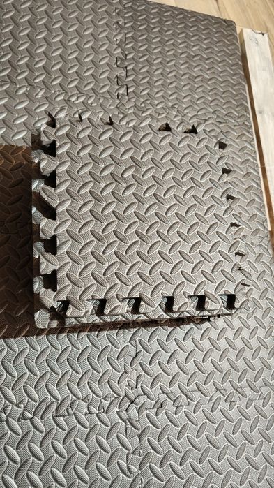 Maty do ćwiczeń puzzle pod sprzęt do ćwiczeń bieżnię ławkę