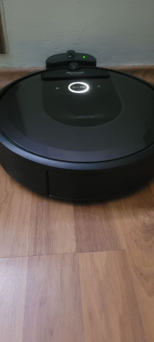 Robot sprzątający iRobot Roomba i7 odkurzacz automatyczny inteligentny