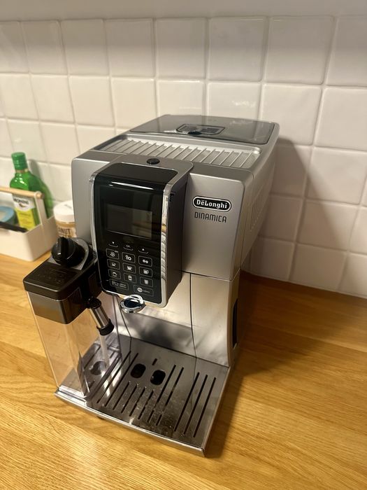 Ekspres do kawy DeLonghi Dinamica