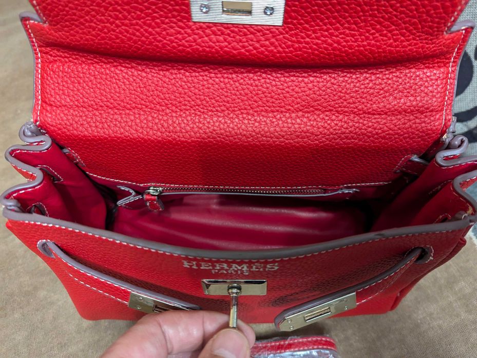 Сумка жіноча, червона.