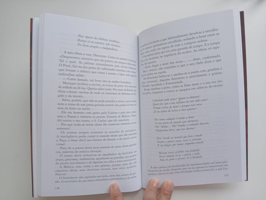 Livro: A Fragrância da flor do café