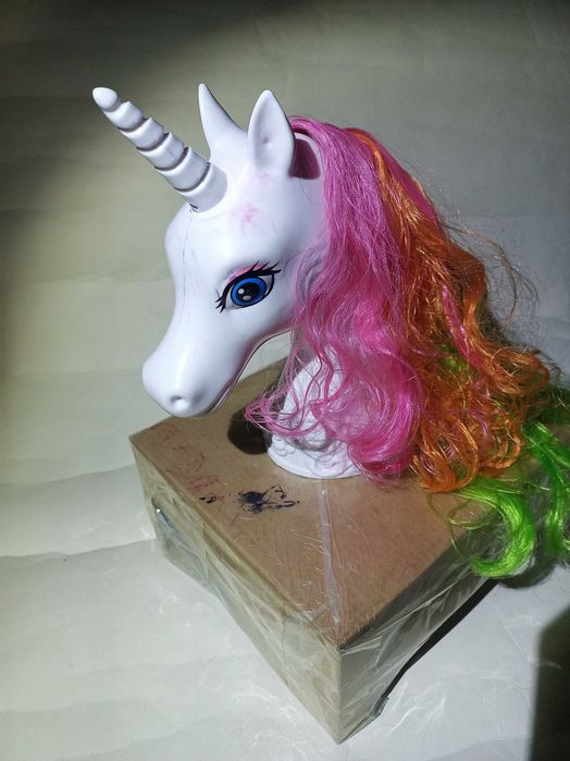 Іграшка перукар зачіски Радужный Единорог на підставці модель