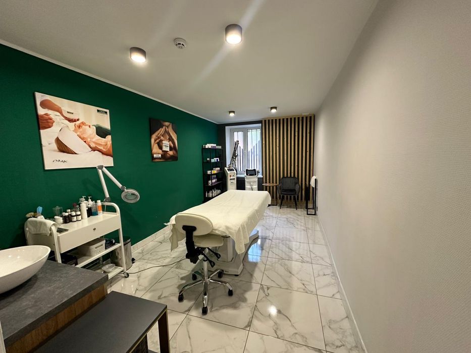 оренда кабінету косметолога та місця візажиста