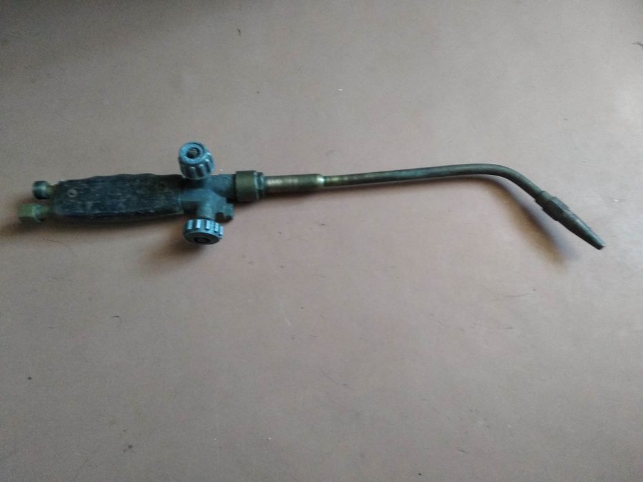 Продам газовую горелку есть запчасти