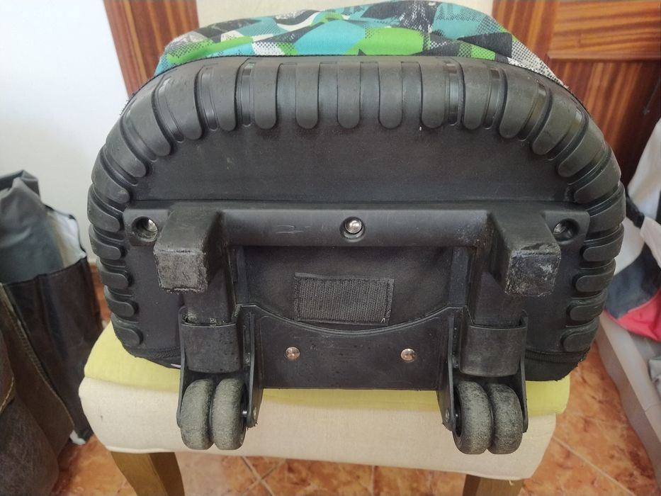 Mochila escolar para criança escola casa quarto apartamento vivenda.