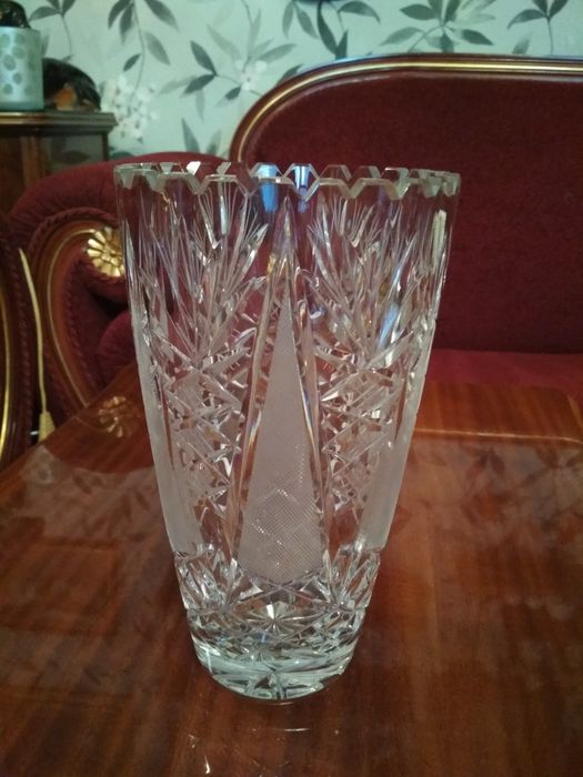 Ваза хрустальная.