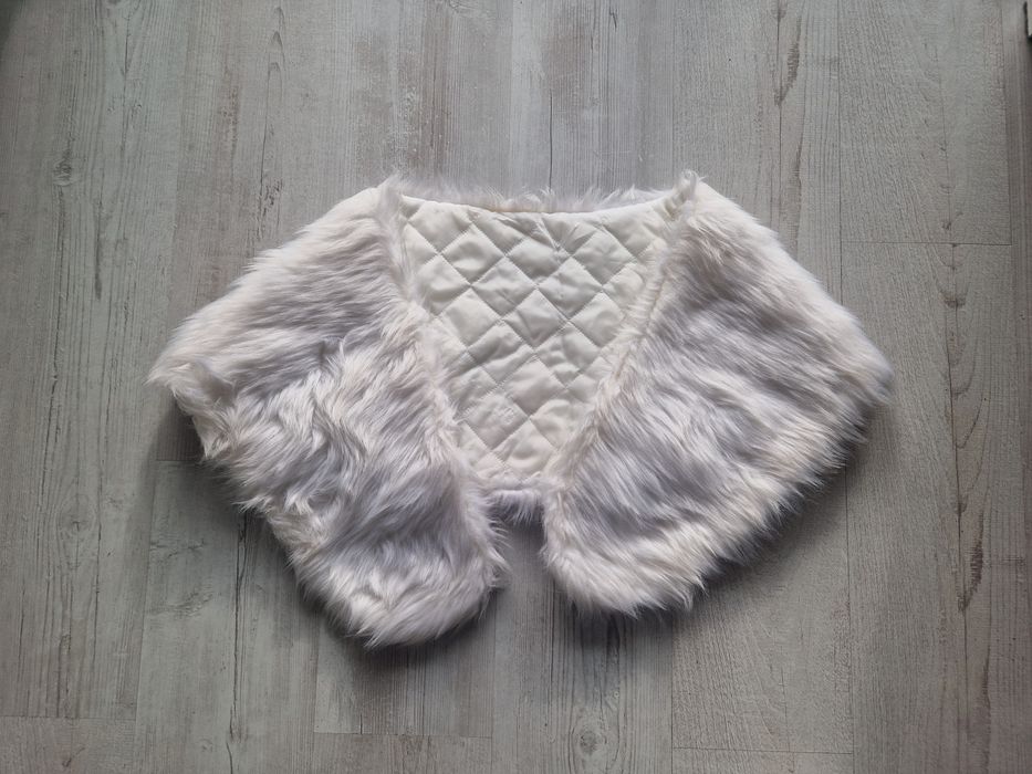 Etola biała, ślubna