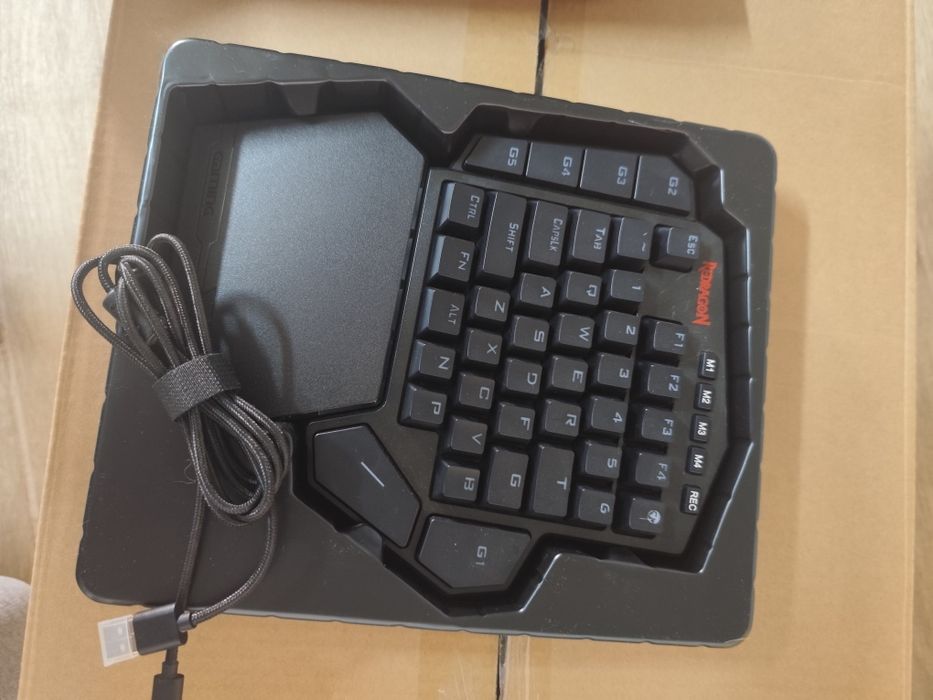 RedDragon Mechanical Keyboard64354232410369121