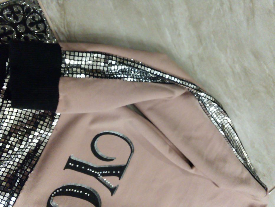 Продам кофтинку для дівчинки