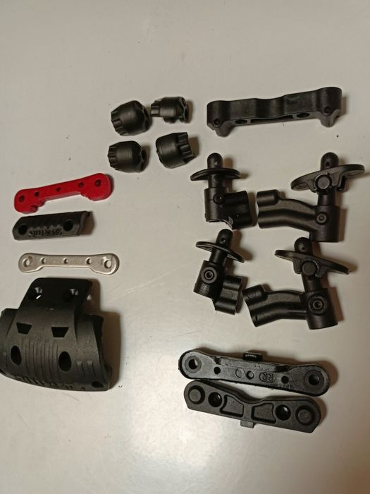 Części arrma kraton słupki ,łączniki  do modelu RC