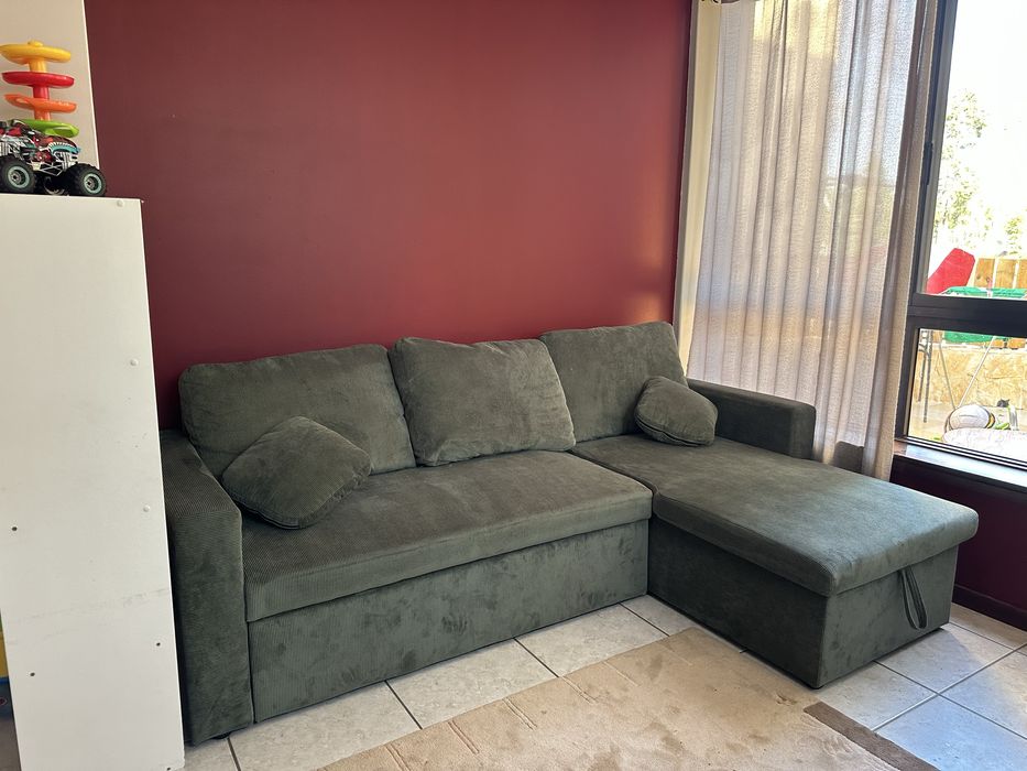 Sofa cama nova.