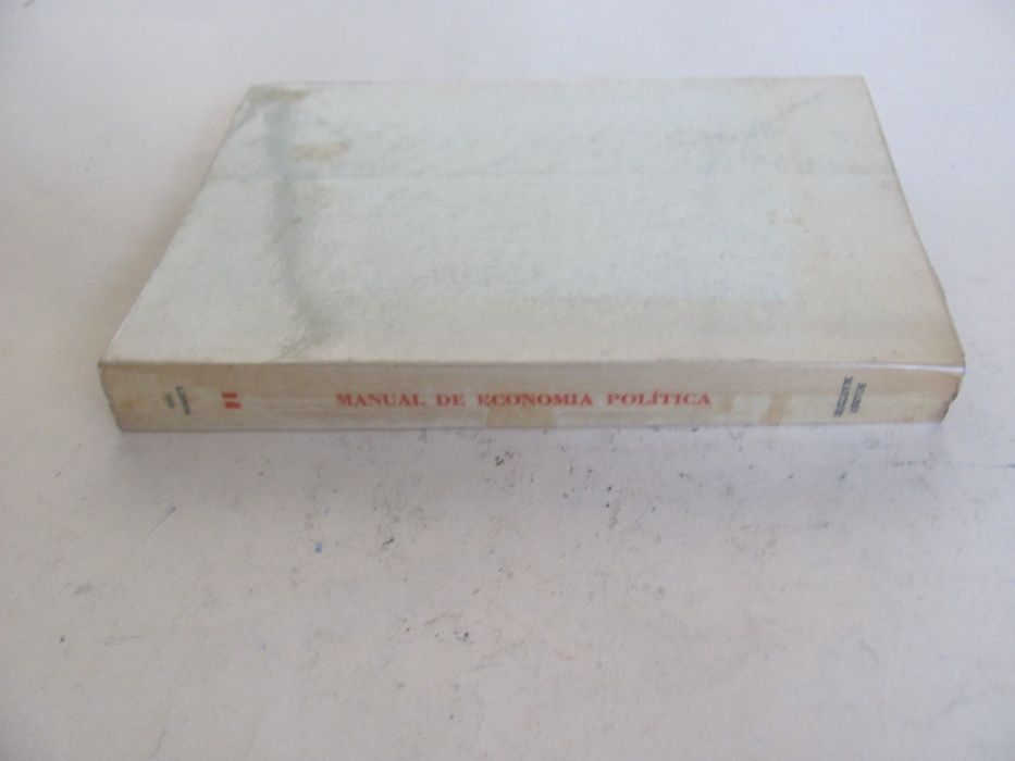 Manual de Economia Política de Pedro Soares Martínez