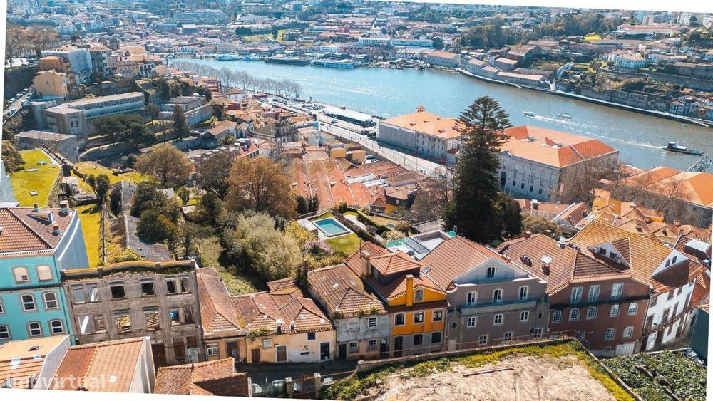Moradia T3 com vista para o Rio Douro! Oportunidade única para reabili