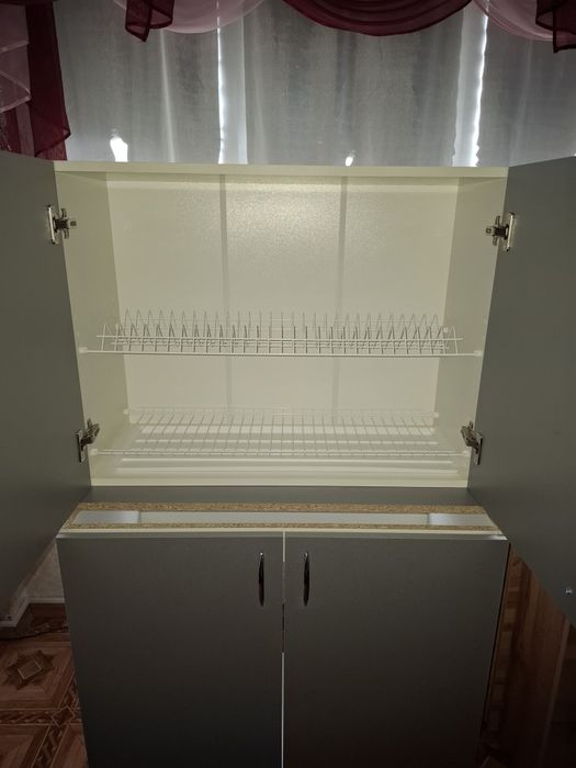 Тумба під мийку, верхня шафа з сушкою. Кухня