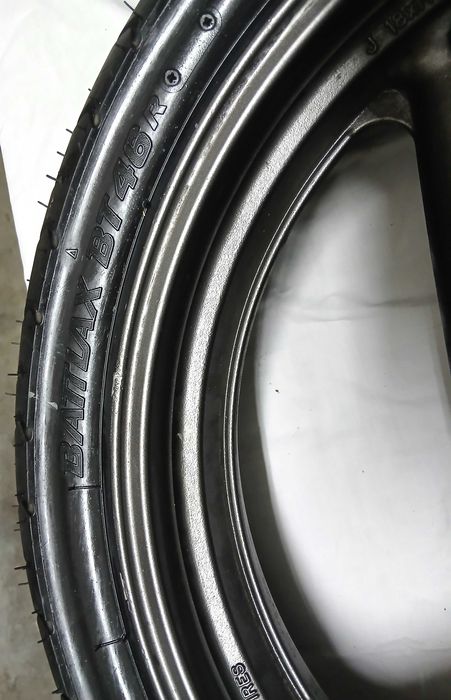 Yamaha XJ 600 (jantes e pneus a estrear)