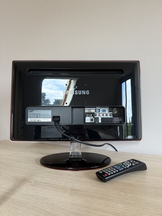 Monitor Samsung SyncMaster P2370HD FullHD 1920x1080LCD z zasilaczem TV