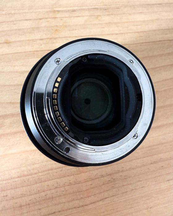 Sony FE 85mm f/1.8