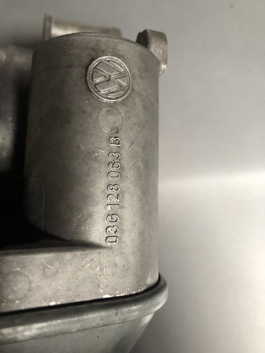 Дросельна заслонка Pierburg 038128063B  Passat B6 В7 2.0TDI