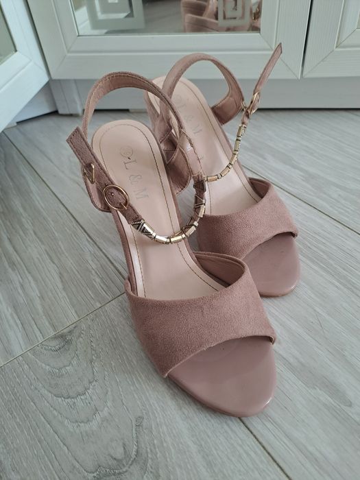 Жіночі замшеві босоніжки