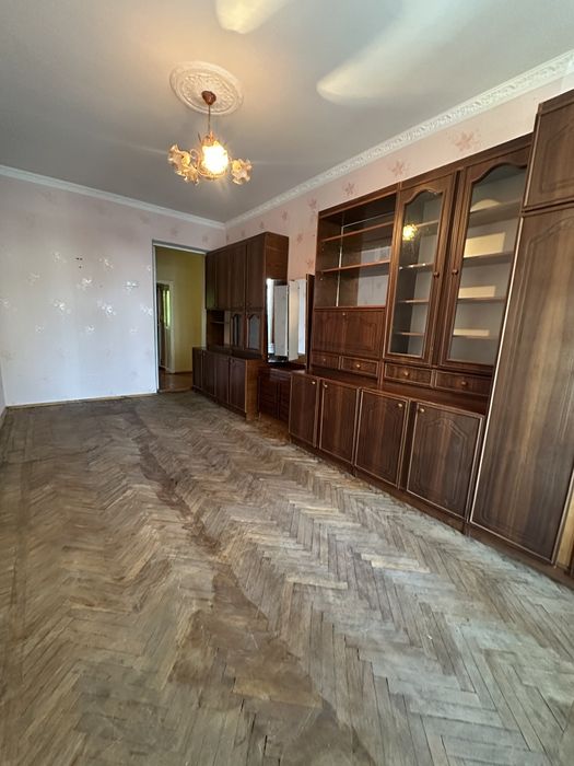 Продам 3х комнатную квартиру "сталинка" ул. Пушкинская, район старого ЖД вокзала