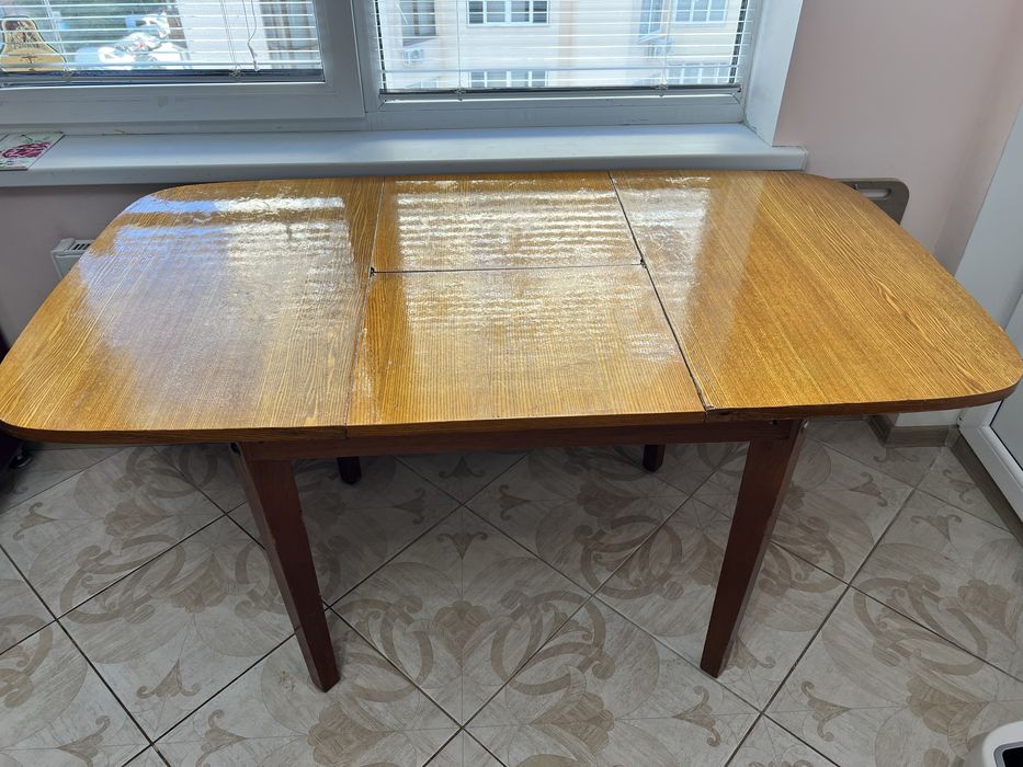 Стіл деревʼяний обідній розкладний