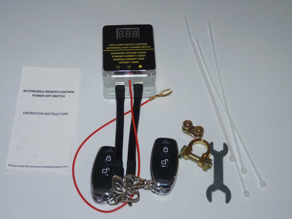 Inteligentny wyłącznik akumulatora 12V z pilotami i woltomierzem LCD