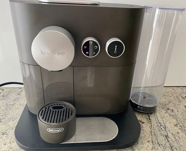 Maquina Nespresso Expert avariada
