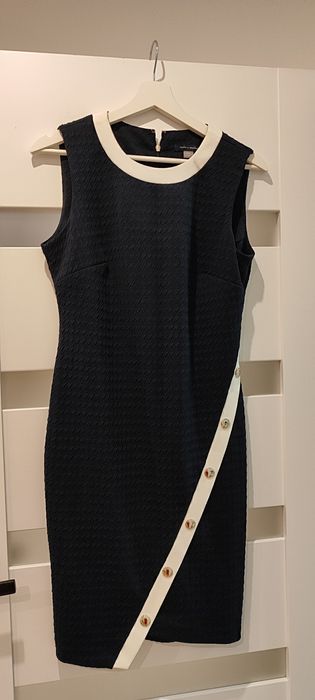 Sukienka Tommy Hilfiger – elegancka
Sukienka Tommy Hilfiger – eleganc
