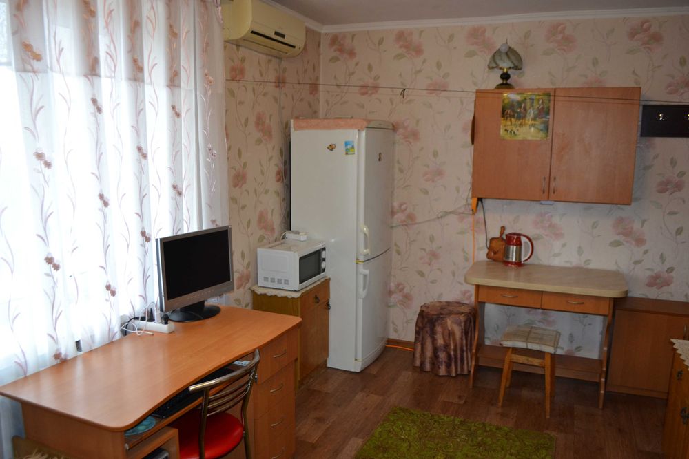 продам велику кімнату Лісовий масив Волкова космонавта Поповича 10а